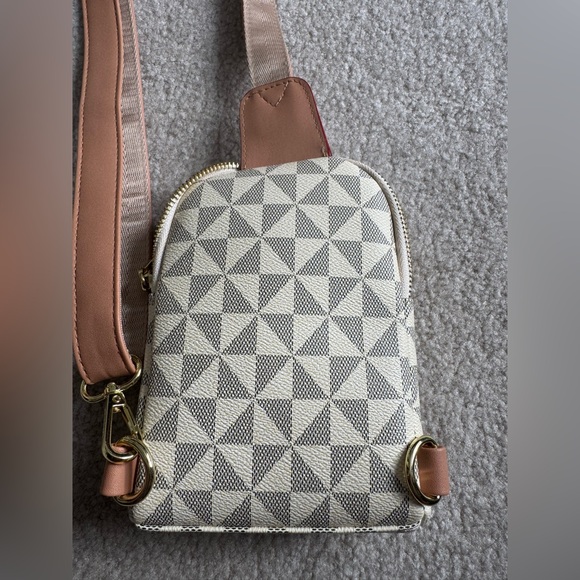 Geometric Patterned Sling bag - Picture 2 of 8